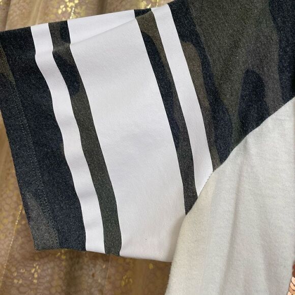 PINK Victoria's Secret White Camo Rose Gold Sequin Bling T Shirt, Large - Picture 5 of 6